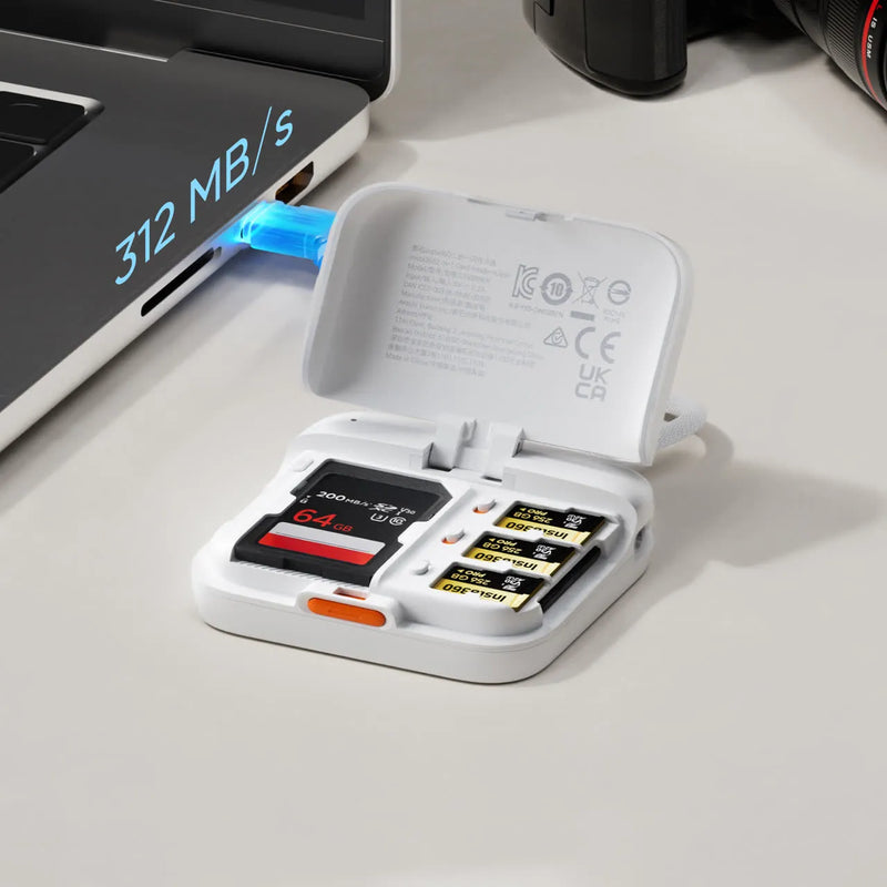 Insta360 2- in- 1 Card Reader + Case