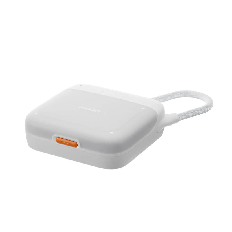Insta360 2- in- 1 Card Reader + Case